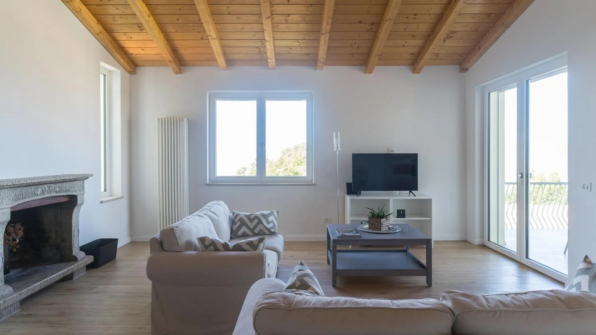 Garda Lake Panorama Villa With Garden & Bbq San Zeno di Montagna İtalya